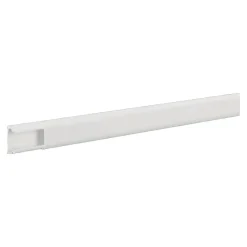ATA 13 x 24 mm 2,1 meter med Dubbelhäftande Tejp PVC Vit RAL 9016